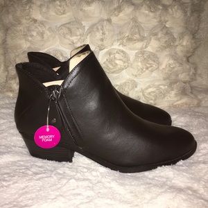 Angelfish Women's Ankle Boots Memory Foam NWT